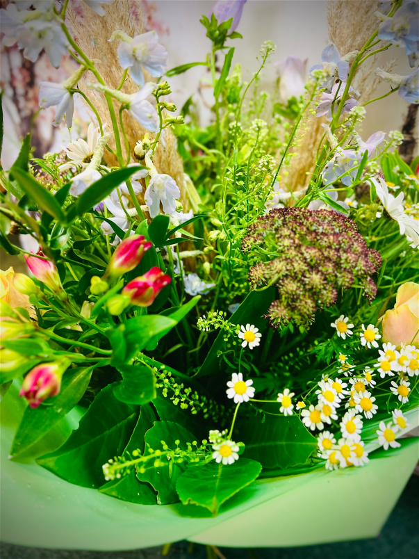 Bouquets | Mother's Day | Blooming Perfect Garden Breeze Bouquet